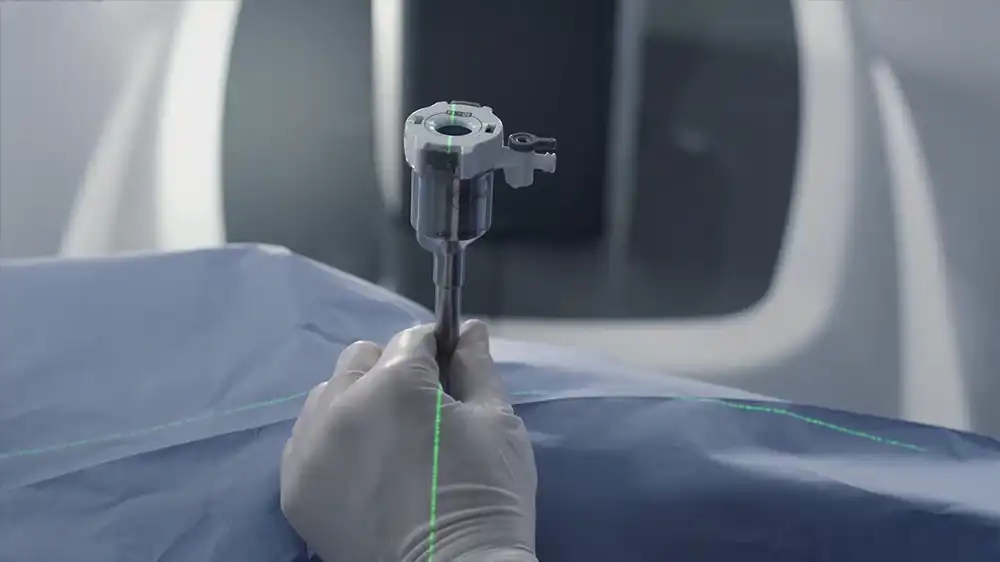 RAH tool placed on incision site